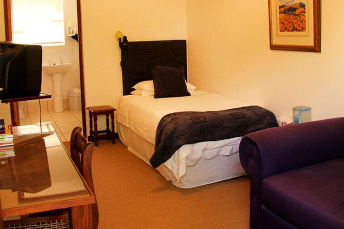 Fynbos Guest House Riversdale Bagian luar foto